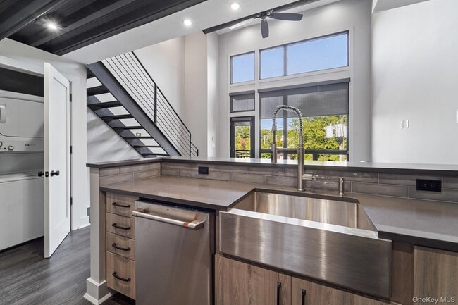 172 E Prospect Ave in Mamaroneck, NY - Building Photo - Building Photo