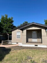 17091 Brannon Ave in Dos Palos, CA - Building Photo - Building Photo