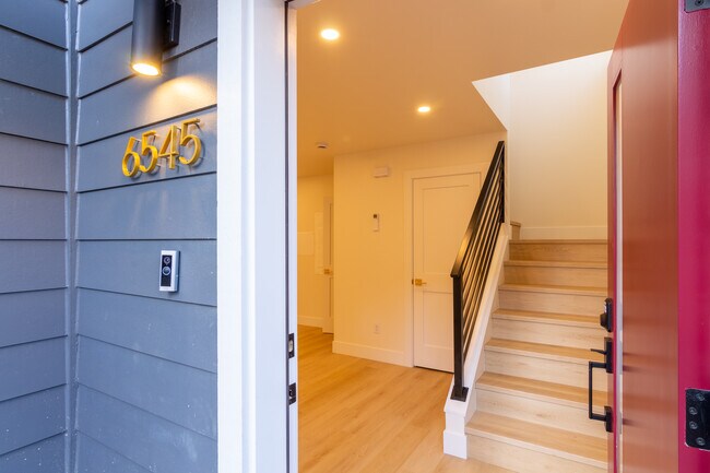 6547 26th Ave NW in Seattle, WA - Building Photo - Building Photo