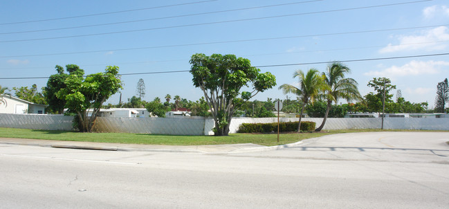 285 NW 48th Ave in Deerfield Beach, FL - Building Photo - Building Photo