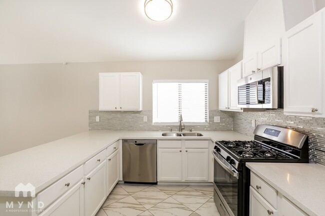 6514 Duck Hill Springs Dr in Las Vegas, NV - Building Photo - Building Photo
