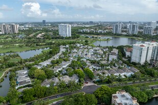 Mystic Pointe in Aventura, FL - Building Photo