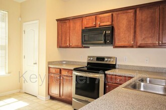 1402 Bayrose Cir in East Point, GA - Building Photo - Building Photo