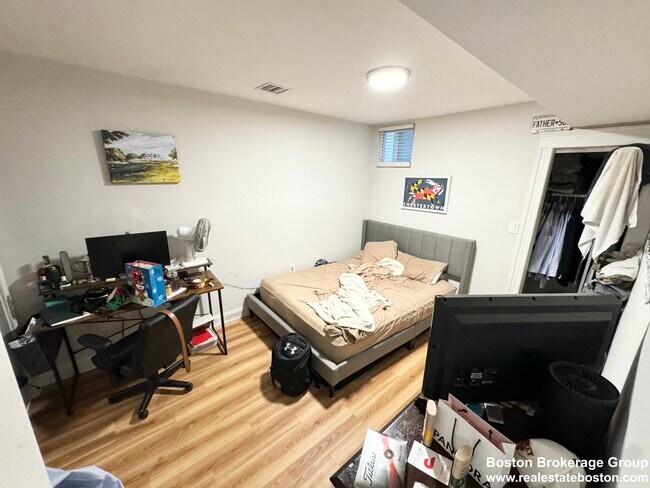 7 Grant St, Unit #1 in Boston, MA - Building Photo - Building Photo