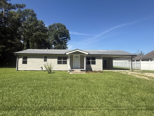 35921 Fore Rd in Denham Springs, LA - Building Photo - Building Photo