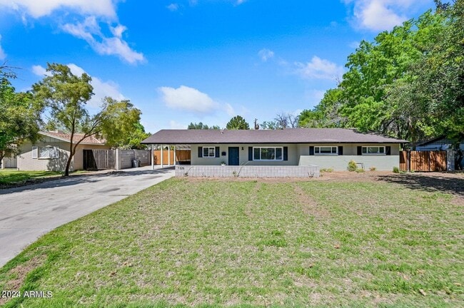property at 1226 W Rancho Dr