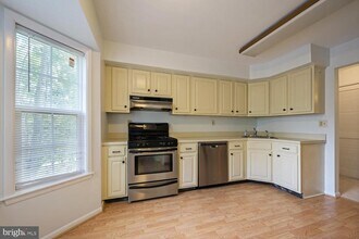 103 Sequoia Ct in Princeton, NJ - Foto de edificio - Building Photo