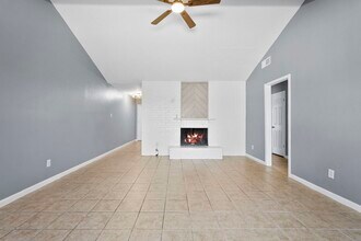 8611 Sherrywood Dr in Houston, TX - Building Photo - Building Photo
