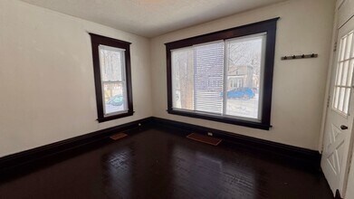 633 Livingston Ave NE in Grand Rapids, MI - Foto de edificio - Building Photo