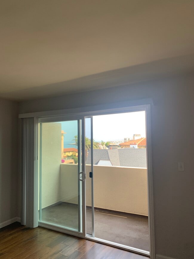 730 Esplanade in Redondo Beach, CA - Building Photo - Building Photo