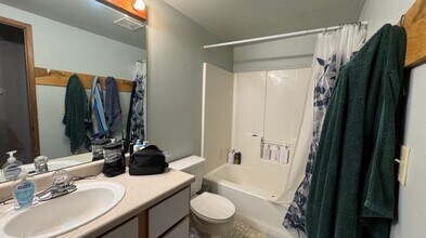2217 Michigan St in Bellingham, WA - Building Photo - Building Photo