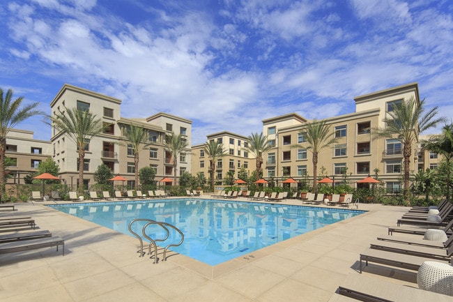 Centerpointe at Irvine Spectrum in Irvine, CA - Foto de edificio - Building Photo