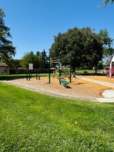 Bowling Green Village in Sacramento, CA - Foto de edificio - Building Photo