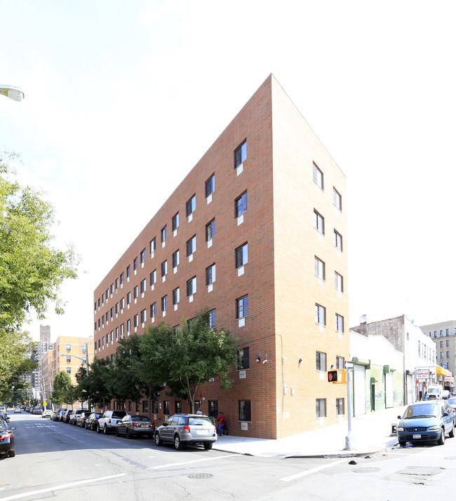 866 E 178th St in Bronx, NY - Foto de edificio - Building Photo