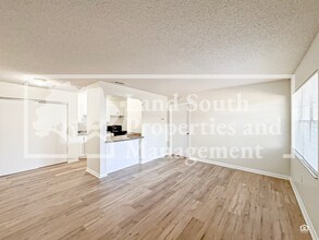 724 Angelina Ln in Lakeland, FL - Building Photo - Building Photo