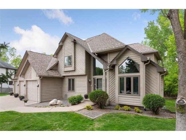 6170 Dallas Ln N in Plymouth, MN - Building Photo - Building Photo