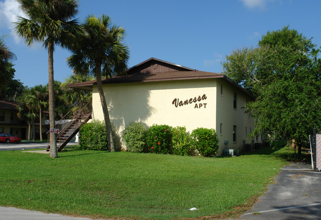 Vanessa Apartments in Daytona Beach, FL - Building Photo - Building Photo