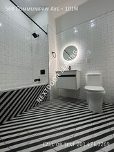 568 Communipaw Ave in Jersey City, NJ - Foto de edificio - Building Photo