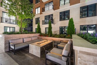 Hanover Dilworth in Charlotte, NC - Building Photo - Building Photo