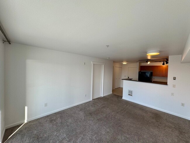 500 Elliott Ave W in Seattle, WA - Building Photo - Building Photo
