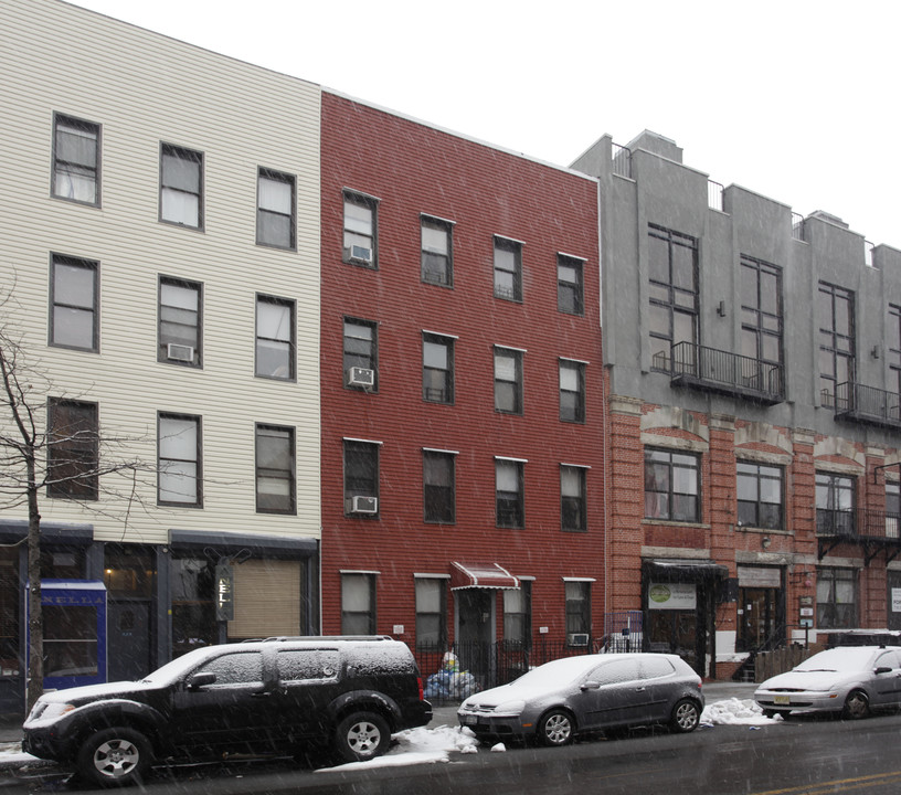 220 Franklin St in Brooklyn, NY - Building Photo