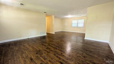 1370 Tunis St in Pensacola, FL - Building Photo - Building Photo