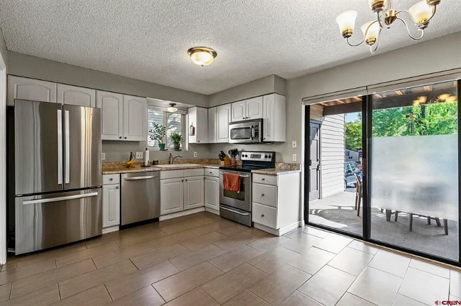 1212 Avenida Del Sol in Durango, CO - Foto de edificio - Building Photo