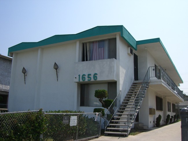 1656 Arlington Ave in Los Angeles, CA - Foto de edificio - Building Photo