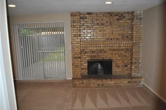 3814 Cibolo Dr, Unit 3816 in Fort Worth, TX - Foto de edificio - Building Photo
