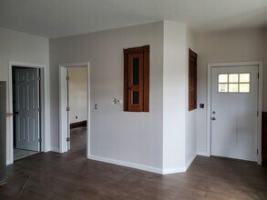 17 Canaan St in Canaan, NH - Building Photo - Building Photo