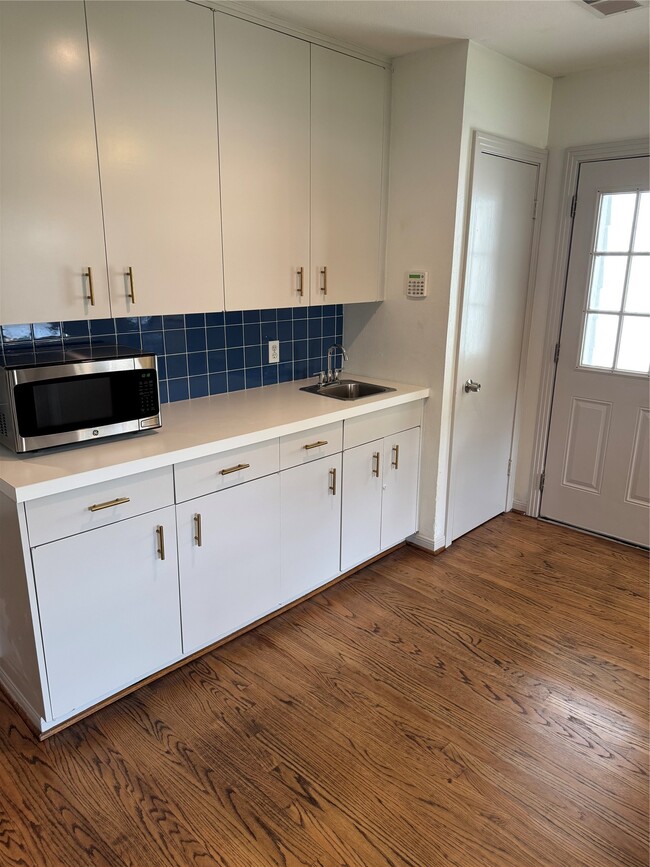 property at 3805 Piping Rock Ln
