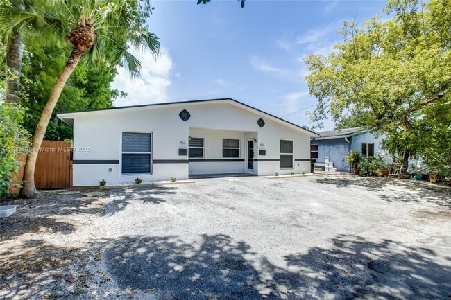 property at 951 SW 16th Pl