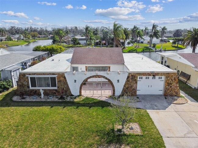 3248 Rock Valley Dr in Holiday, FL - Building Photo - Building Photo