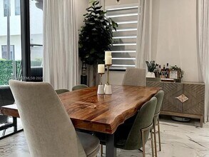 8273 NW 47th Terrace in Doral, FL - Building Photo - Building Photo