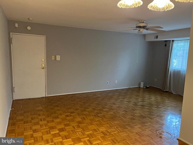 9921 Bustleton Ave in Philadelphia, PA - Building Photo - Building Photo