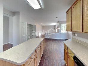 1756 Wick Way in Montgomery, IL - Building Photo - Building Photo