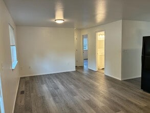 15810-15810 94th Ave Ct E in Puyallup, WA - Building Photo - Building Photo