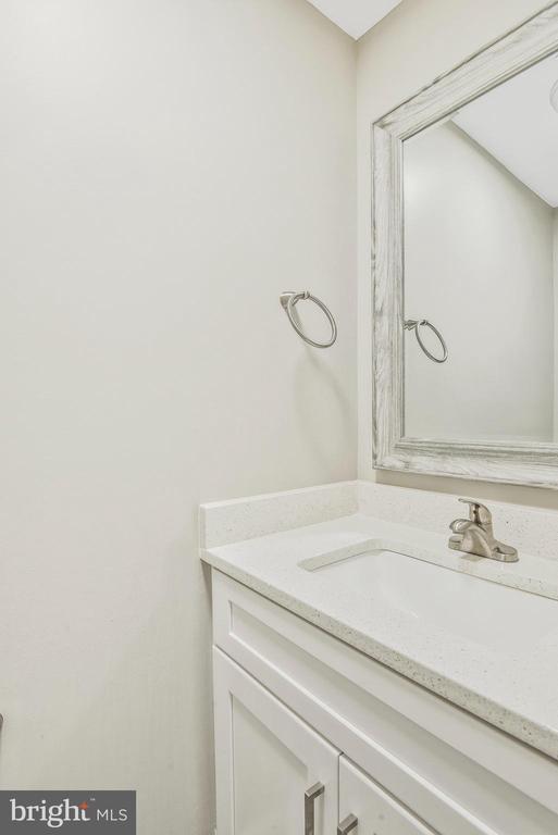10257 Friendship Ct in Fairfax, VA - Building Photo - Building Photo