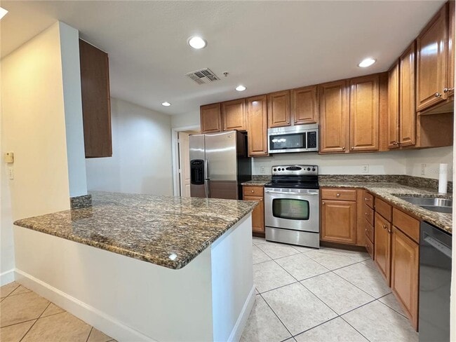 808 3rd Ave W