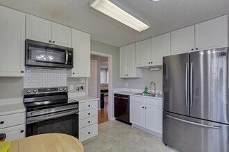 231 Parkview Ct in Savannah, GA - Building Photo - Building Photo