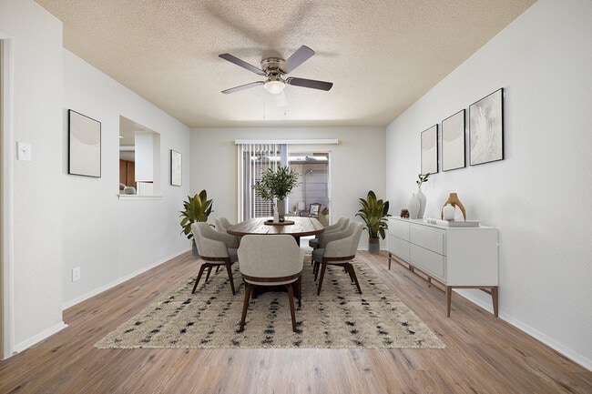 1940 Leslie Dr in Kerrville, TX - Building Photo - Building Photo