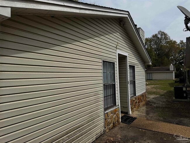 8210 Kipling St in Pensacola, FL - Building Photo - Building Photo