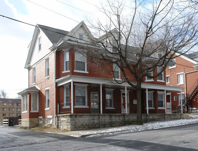 110 S Barnard St in State College, PA - Building Photo - Building Photo