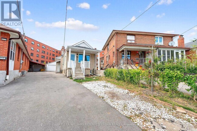 116 Branstone Rd in Toronto, ON - Building Photo - Building Photo