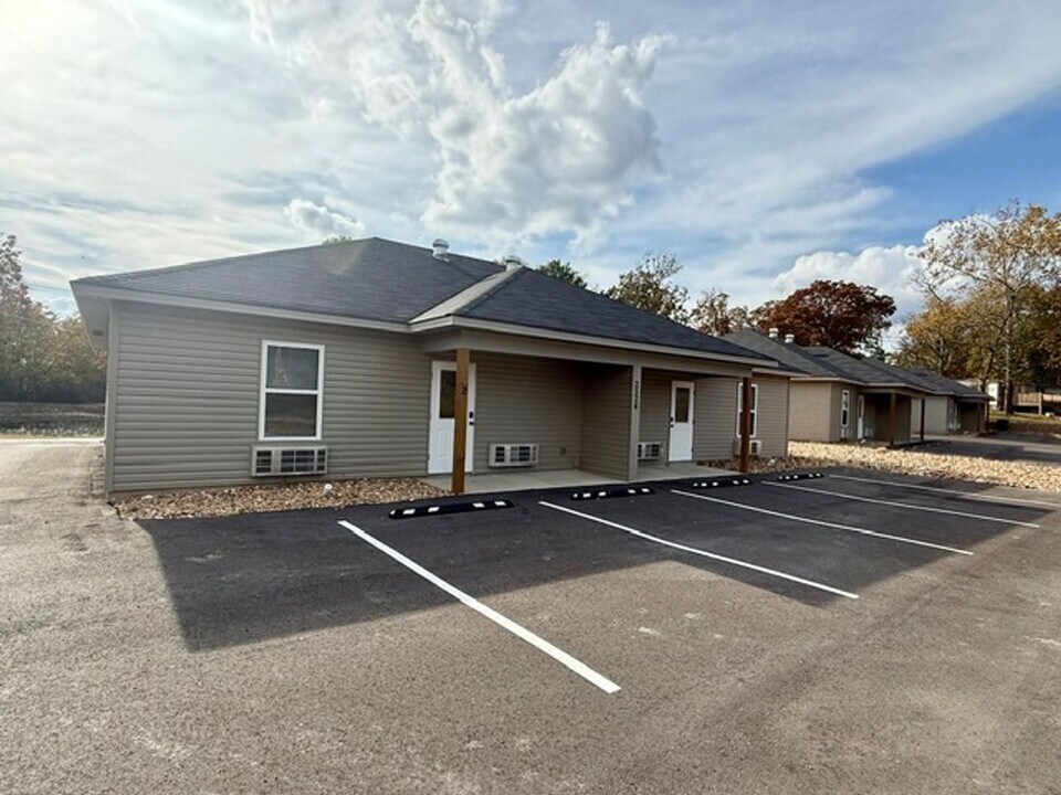 2520 Hurricane Lake Rd in Benton, AR - Foto de edificio