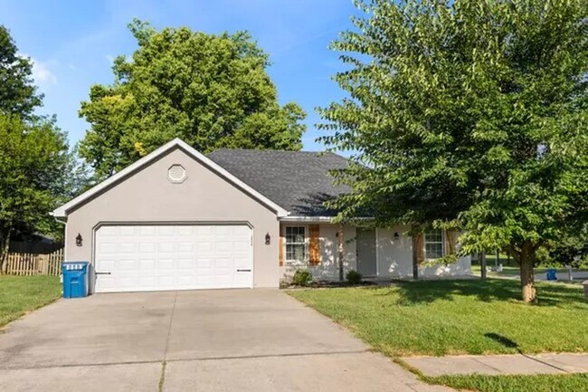 607 Winter Way Dr in Ashland, MO - Building Photo - Building Photo