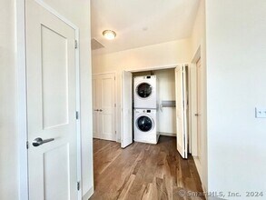 215 Stillwater Ave in Stamford, CT - Building Photo - Building Photo