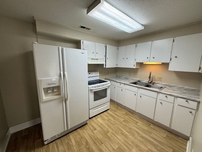 2159 Hines Farm Rd in Jacksonville, NC - Building Photo - Building Photo