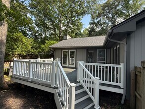 2301 Thousand Oaks Dr in Richmond, VA - Building Photo - Building Photo