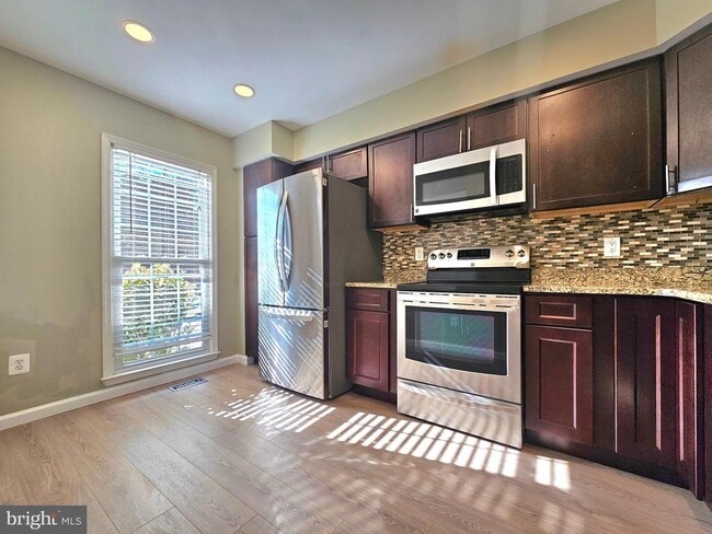 property at 7664 Northern Oaks Ct